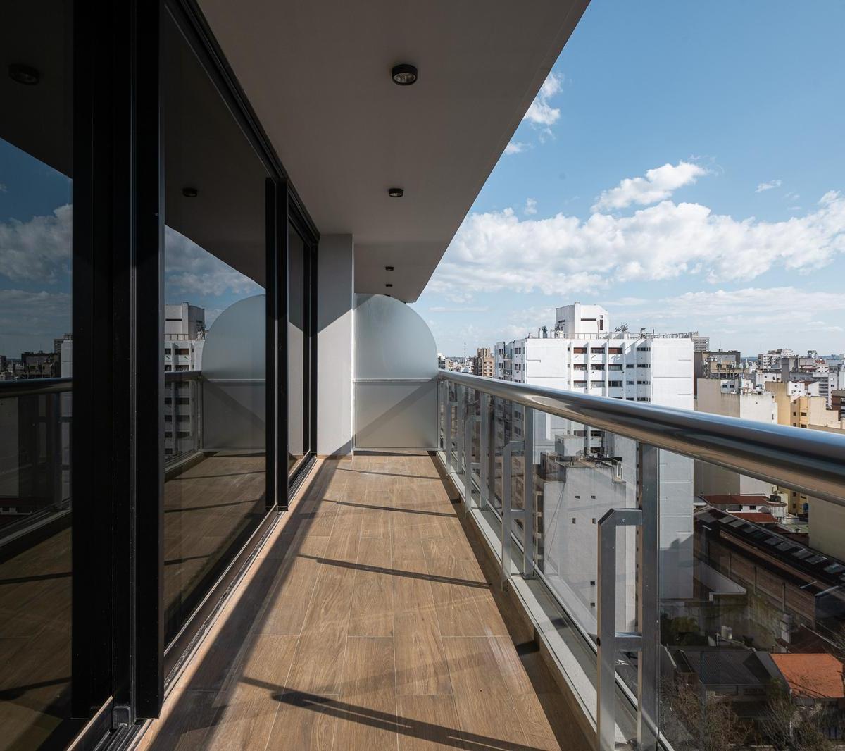 Depto 3 amb, 126m² con 2 cocheras y terraza privada — La Perla