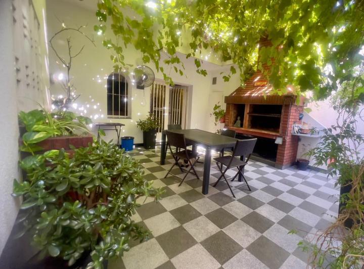 Casa · 184m² · 5 Ambientes · 1 Cochera