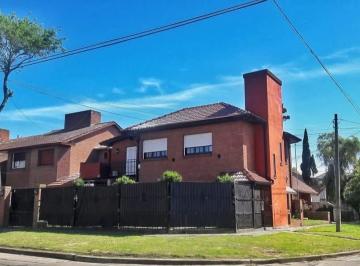 Imagen1 · Casa en Venta - 5 Ambientes - Patio y Pileta de Fibra de Vidrio