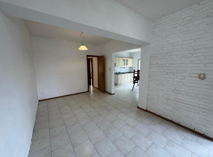 Casa · 110m² · 3 Ambientes · 2 Cocheras