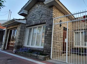 Imagen1 · Casa 4 Ambientes con 2 Baños Sobre Lote Propio
