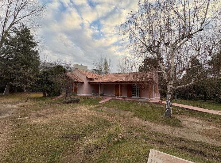 Casa · 200m² · 3 Ambientes