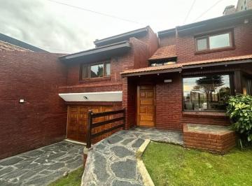 Imagen1 · Venta Importante Chalet - Constitucion - 8 Amb 3 Dorm - Parque - Quincho - Permuta - Apto Credito - Impecable