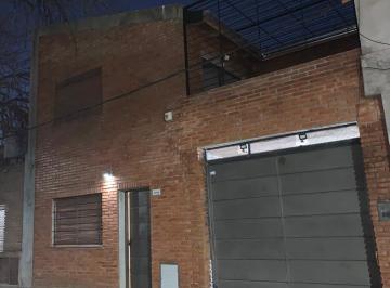 Casa de 3 ambientes, Rosario · Alquilo Casa de 2 Plantas con Pileta y Cochera Grande - Rosario