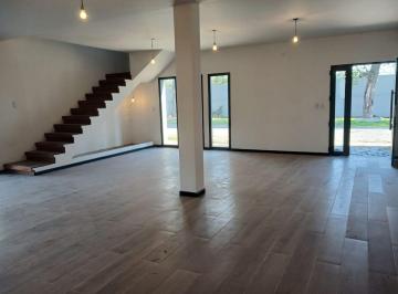 Casa · 184m² · 5 Ambientes · 3 Cocheras · Casa de 5 Ambientes en Barrio Cerrado Agustinas H – Hurlingham