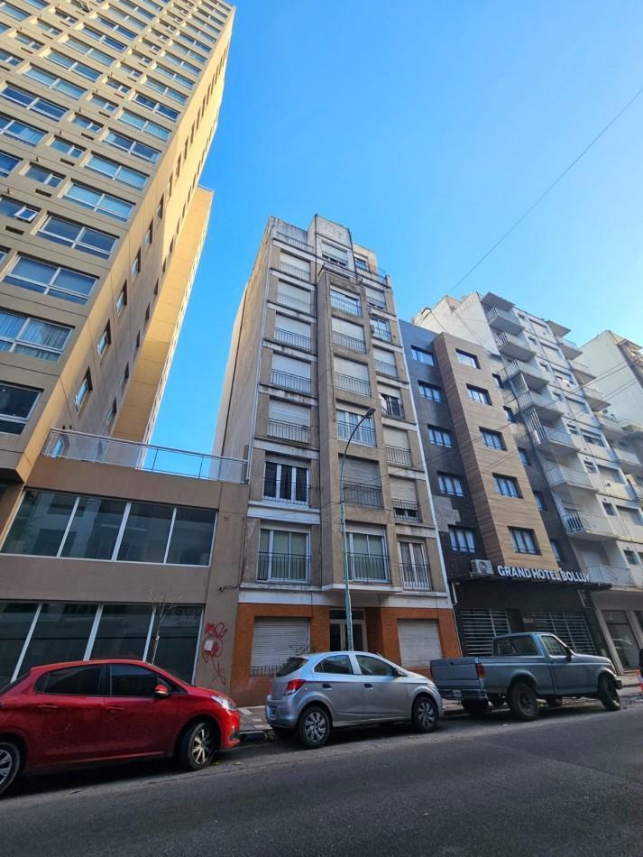 Excelente oportunidad de inversión o para vivienda permanente en una de las zonas más buscadas de Mar del Plata. Características destacadas: Superficie aproximada: 21 m²