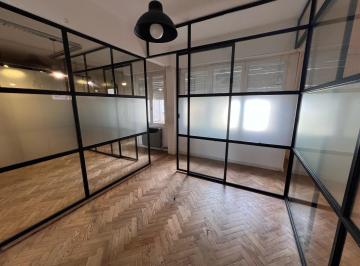 Oficina comercial · 62m² · 4 Ambientes · Oficina en Alquiler Zona Centro por Av Luro