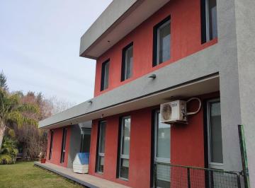 Casa · 170m² · 4 Ambientes · 3 Cocheras · Venta Casa 3 Dorm. en Sicardi - Calle 666 E/ 13bis y 14