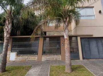 Casa · 225m² · 6 Ambientes · 2 Cocheras · Casa en Venta de 6 Ambientes. Barrio Güemes, Haedo Norte