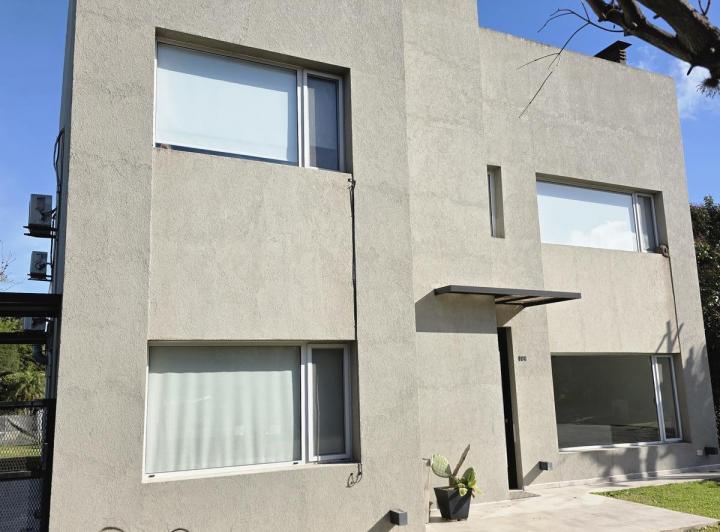 Casa · 156m² · 5 Ambientes · 2 Cocheras
