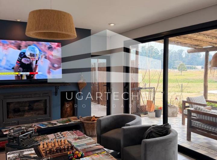 Casa · 155m² · 5 Ambientes · 2 Cocheras