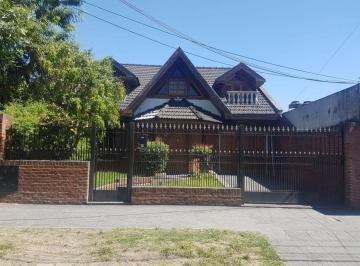 Casa de 4 ambientes, Esteban Echeverría · Oportunidad Casa en Alquiler/ Venta en Luis Guillón!