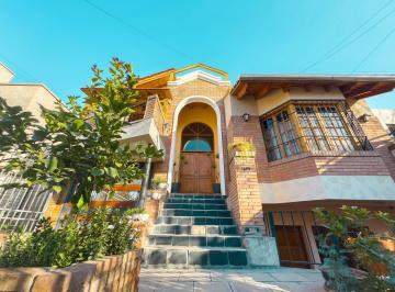BDA-BDA-57_2 · Casa 267 m² | 4 Dorm. | 1 Estudio | Barrio Cerrado | Cochera Doble