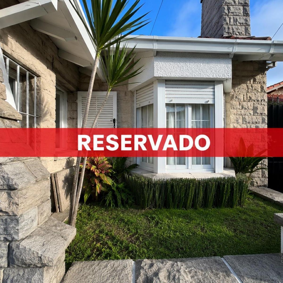 Casa renovada 3 dorm, 134m² con patio y cochera — Chauvín