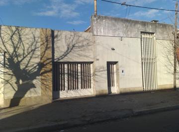 Casa · 100m² · 5 Ambientes · 1 Cochera · Casa de 2 Dorm. Arroyito