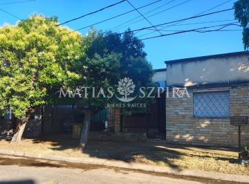 Casa · 178m² · 4 Ambientes · 2 Cocheras · Casa Venta 4 Ambientes Jardin