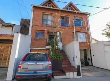 Casa · 148m² · 4 Ambientes · 1 Cochera · Triplex Olivos 4 Ambientes Cochera Acepta Permuta