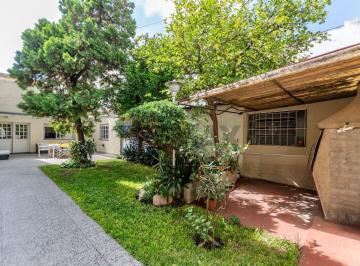 Casa · 177m² · 4 Ambientes · 2 Cocheras · Venta Casa 4 Ambientes con Jardin y Cochera Lugano