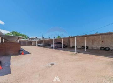 Casa · 110m² · 4 Ambientes · 18 Cocheras · Venta de Cocheras con Casa en Colon
