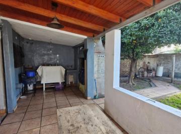 Casa · 165m² · 3 Ambientes · 2 Cocheras · B° Alto Alberdi - Casa 2 Dorm. - Patio Amplio