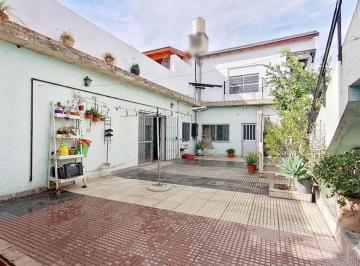 Casa · 250m² · 6 Ambientes · 3 Cocheras · Casa Multifamiliar en Venta C/ Depósito en Quilmes