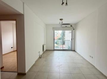 Departamento · 2 Ambientes · Muy Buen Depto de 2 Amb Al Contrafrente con Balcon