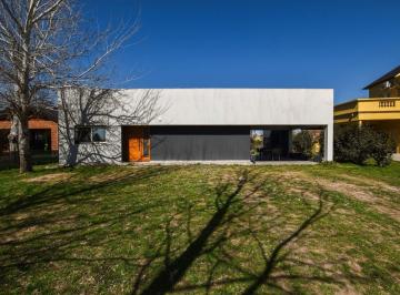 Casa · 3 Dormitorios · Casa - Piñero