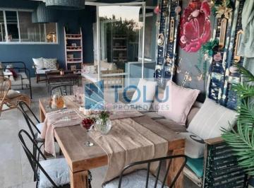 Casa · 550m² · 7 Ambientes · 2 Cocheras · Casa en Venta Dos Plantas Cipolletti 5 Dorm. y 5 Baños - Parilla Quincho y Pileta Manzanar Mil