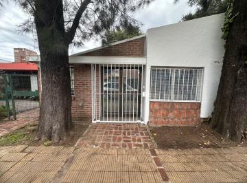 Oficina comercial Alquiler de 3 ambientes · Alquiler de Oficina en Moreno
