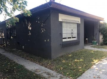 Casa · 73m² · 3 Ambientes · 2 Cocheras · Benavídez | Venta | Linda y Funcional Casa de 3 Ambientes