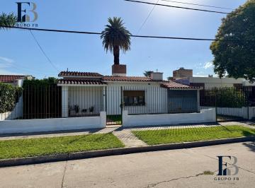 Casa · 109m² · 4 Ambientes · 1 Cochera · Casa en Venta | 3 Dorm. | Gran Patio | Garage | Apto Crédito