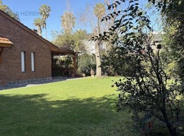 Casa · 350m² · 6 Ambientes · 2 Cocheras · Casa en Venta Doble Lote, Barrio Cerrado San Miguel de Ghiso, Bella Vista