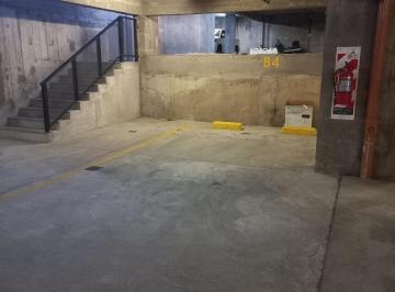 Garage · Alquiler de Cochera Amplia en Subsuelo - Excelente Zona (Deán Funes 800)