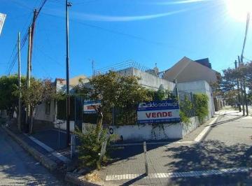 Casa · 120m² · 3 Ambientes · Casa Chalet en Venta en Lanús Oeste, Lanús, G. B. a. Zona Sur