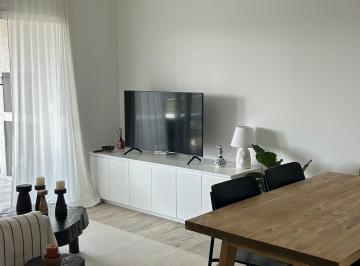 Living · Departamento en Alquiler | 2 Ambientes y Medio con Terraza, Cochera y Baulera