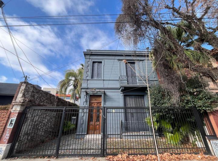 Oficina comercial · 181m² · 1 Cochera