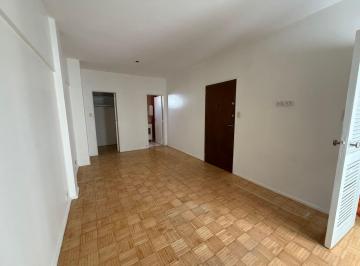 Departamento de 1 ambiente, Recoleta · Venta Monoambiente en Recoleta con Balcón Francés Contrafrente | Ideal Inversión Airbnb