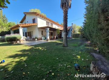 Casa · 340m² · 2 Cocheras · Casa Calle Cubillos - Chacras de Coria