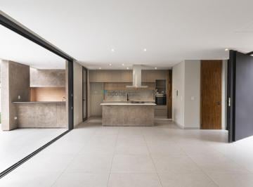 Casa · 152m² · 5 Ambientes · 2 Cocheras · Casa de 3 Habitaciones en Venta en Calle Larrea, Chacras de Coria