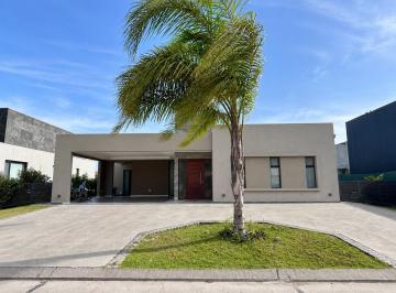 Casa · 231m² · 5 Ambientes · 1 Cochera · Venta Casa Barrio Cerrado San Sebastin Funes 2 Dorm. Escritorio Pileta Una Planta