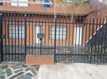 OMP-OMP-5508_2 · Casa 3 Ambientes. | Lisandro de La Torre Al 3300