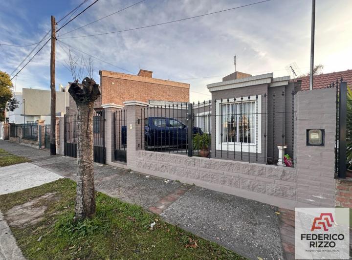 Casa · 85m² · 2 Ambientes · 1 Cochera