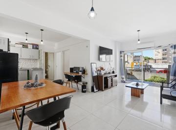 Departamento · 53m² · 3 Ambientes · 1 Cochera · Departamento Venta Floresta 3 Amb Luminoso Cochera
