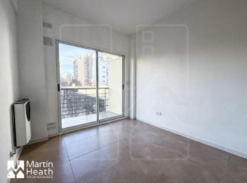 Departamento de 2 ambientes, Caballito · - Alquiler - 2amb. con Ventilación Cruzada de Aire y Balcón. Edificio con Pileta.