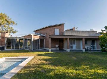Casa · 180m² · 5 Ambientes · 1 Cochera · Casa Moderna en Portal del Leyes