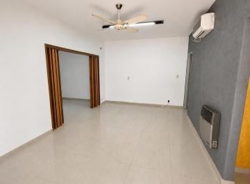Casa · 5 Ambientes · 1 Cochera · Casa en Alquiler: Jose Ingenieros 830 San Lorenzo