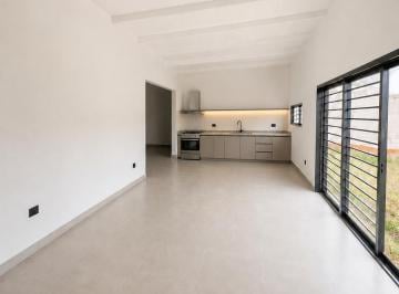 Casa · 170m² · 3 Dormitorios · 1 Cochera · Casa en Melchor Romero - Calle 172 Esquina 525