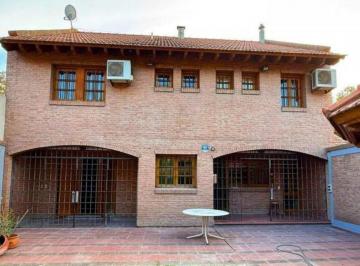 Casa · 310m² · 7 Ambientes · 2 Cocheras · Venta Casa 3 Dorm Sexta Seccion Apta Credito