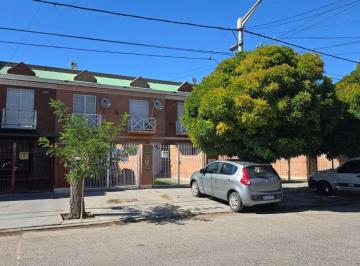 Casa de 4 ambientes, Trelew · Duplex en Venta en Trelew