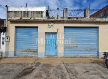 Bodega-Galpón · 190m² · Depósito Galpón en Alquiler en Lomas de Zamora, G. B. a. Zona Sur